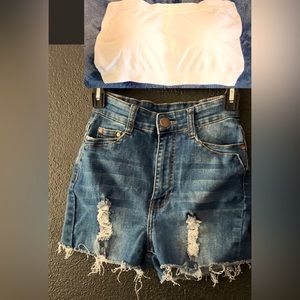 FashionNova Shorts 💙🤍